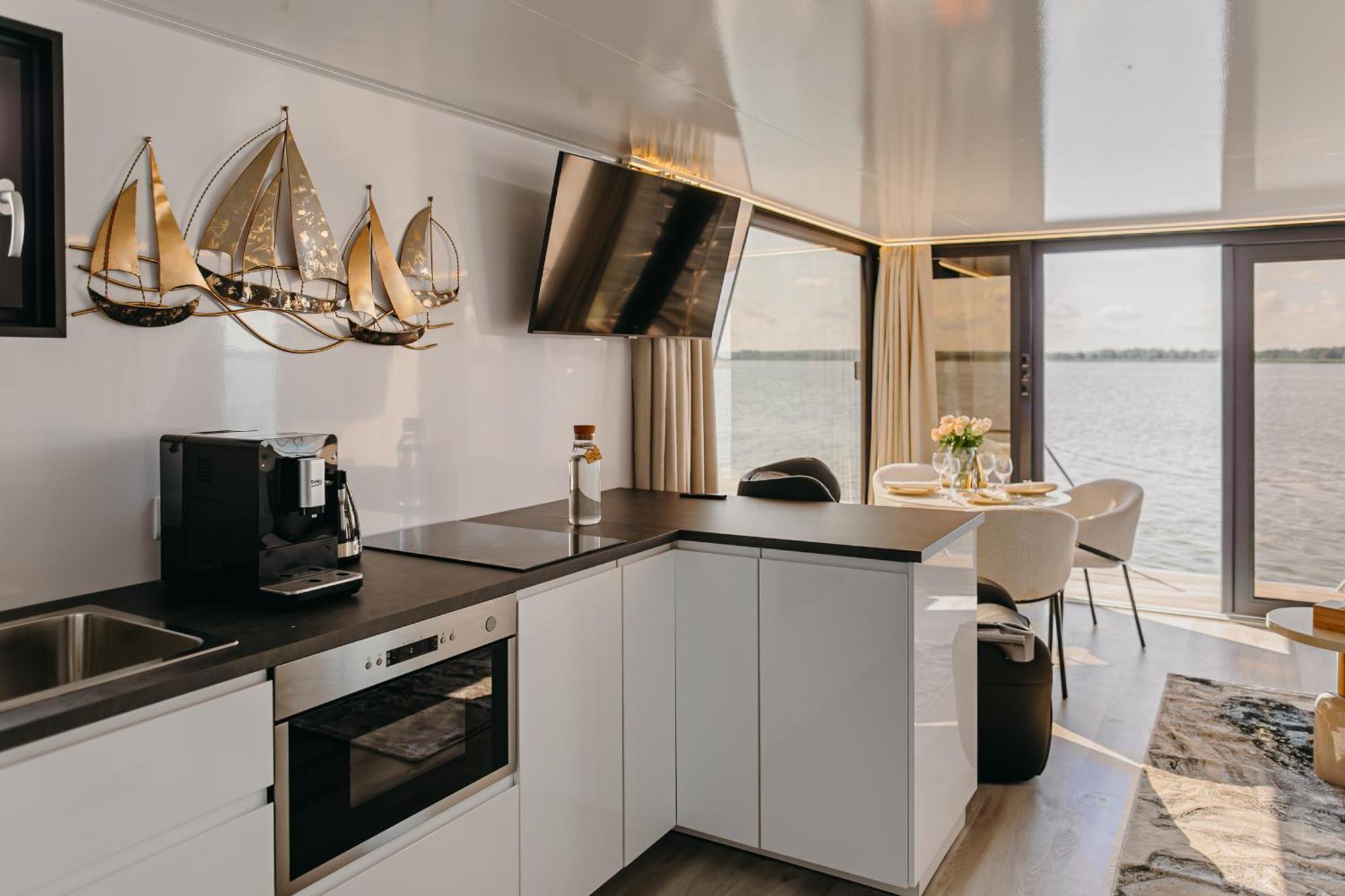 Ht Houseboats - Domki Na Wodzie - Sauna, Motorowka, Rowerki Wodne Mielno Zimmer foto