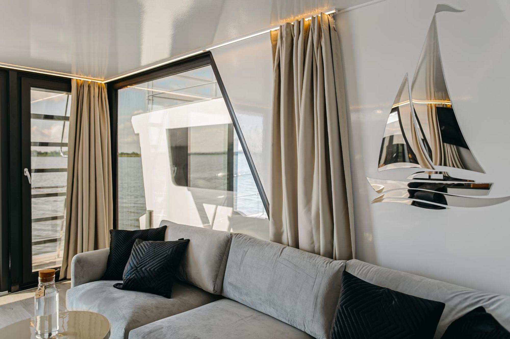 Ht Houseboats - Domki Na Wodzie - Sauna, Motorowka, Rowerki Wodne Mielno Zimmer foto