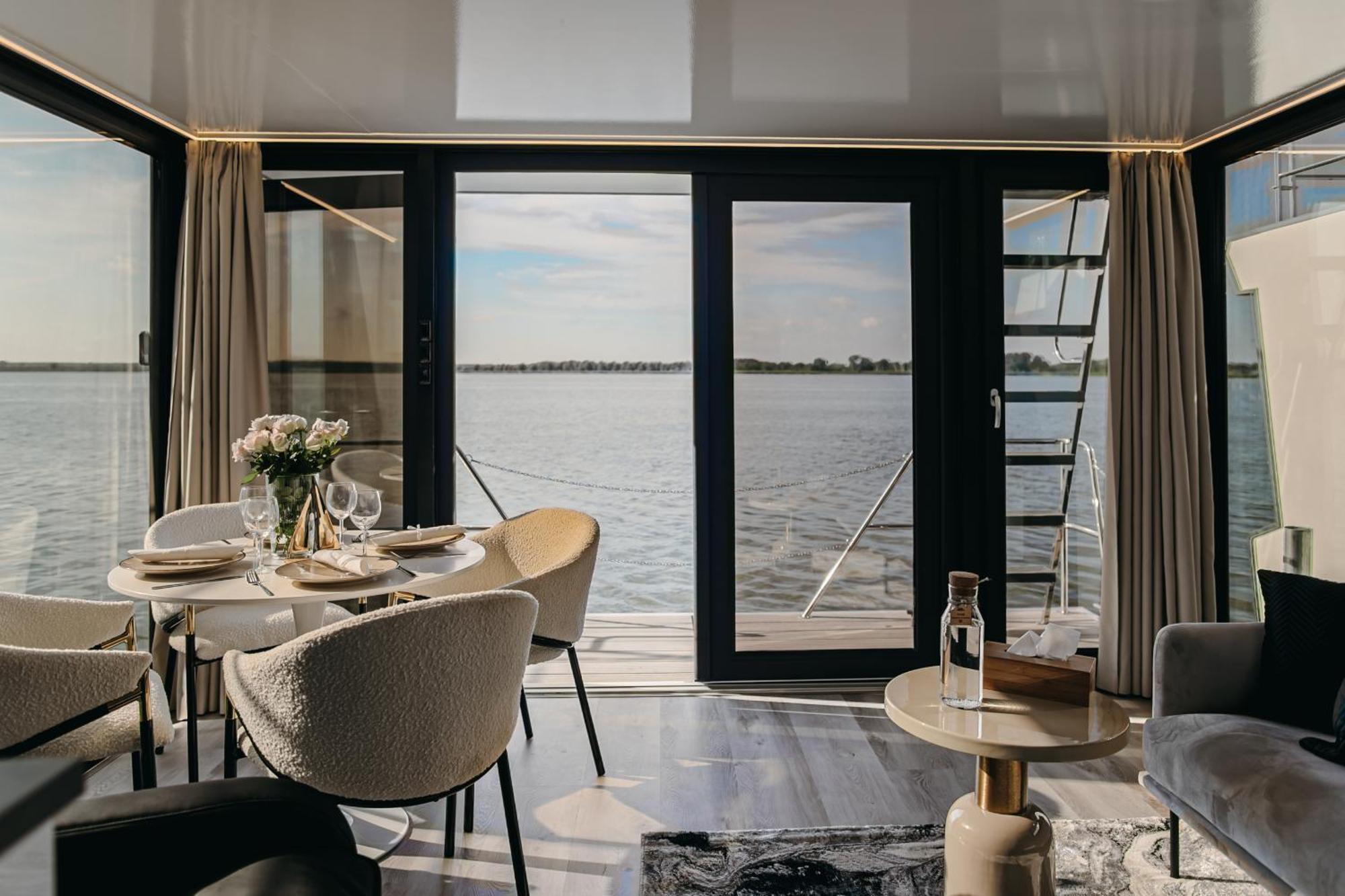 Ht Houseboats - Domki Na Wodzie - Sauna, Motorowka, Rowerki Wodne Mielno Zimmer foto