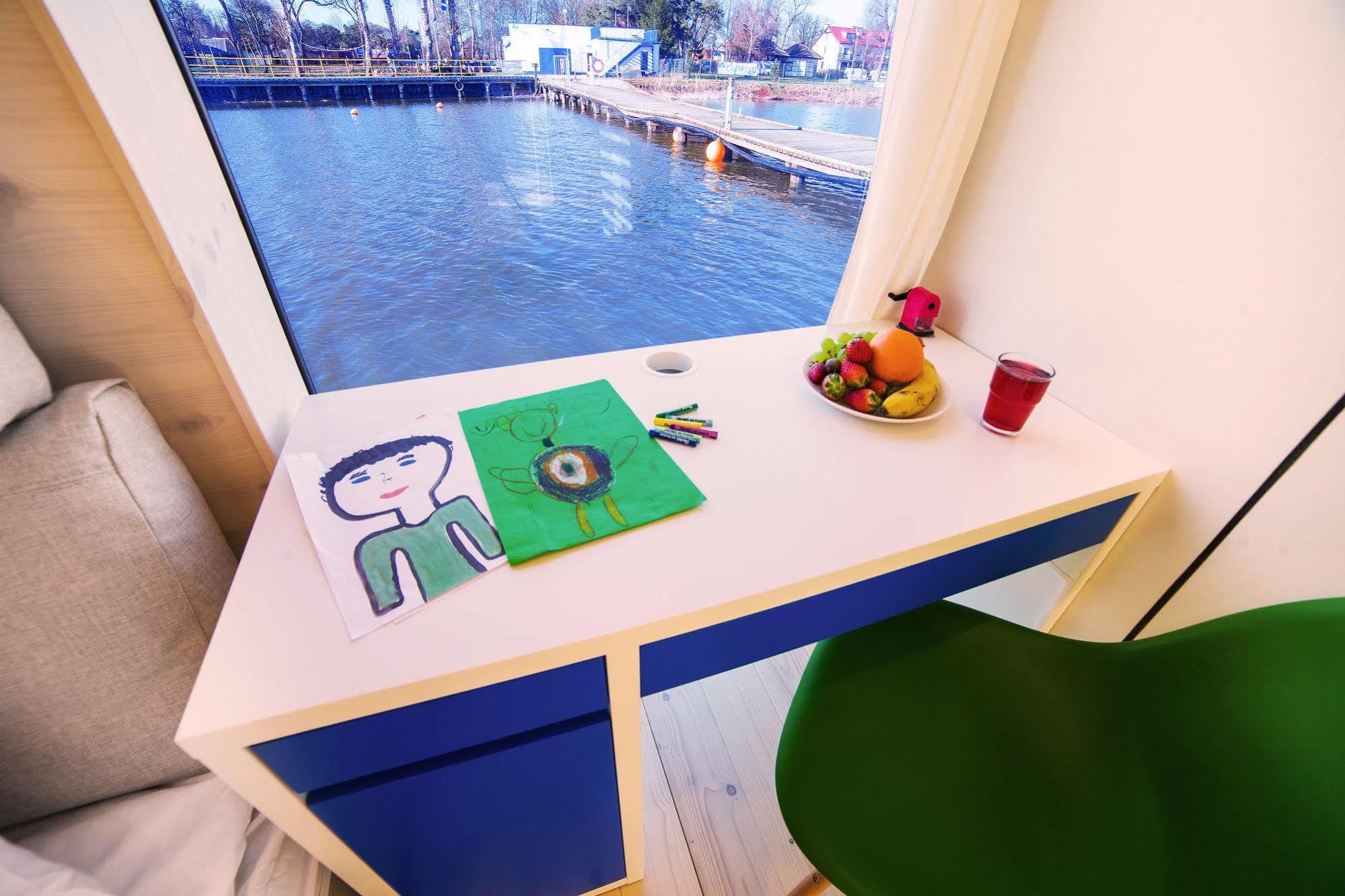 Ht Houseboats - Domki Na Wodzie - Sauna, Motorowka, Rowerki Wodne Mielno Exterior foto